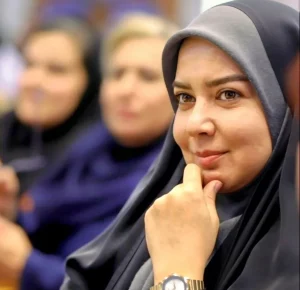 photo_5787261629140944279_y-768x988